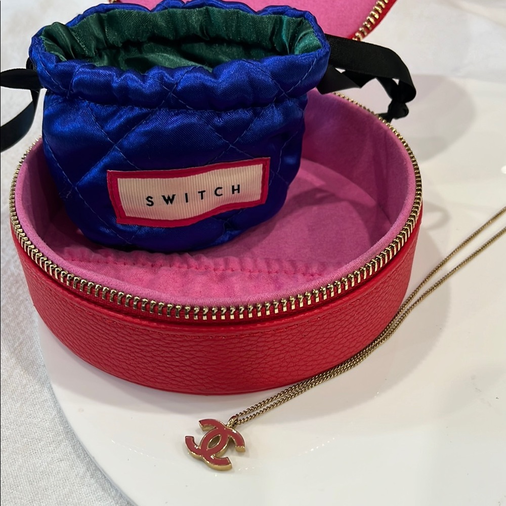Chanel Vintage Pink Gold Necklace 8 1/2 inch Chain RED Quilted JEWELRY case Bag